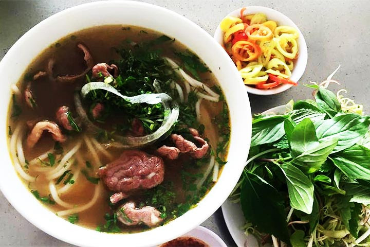Bún bắp bò quán Phương