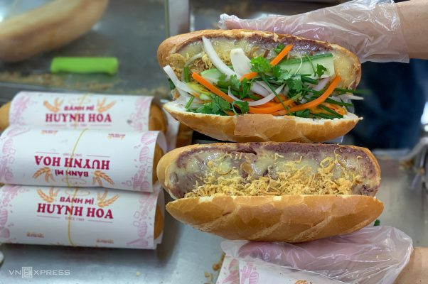 Bánh mì Huỳnh Hoa