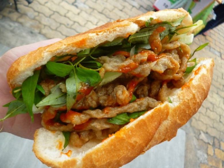 Bánh mì chả cá Cô Giang