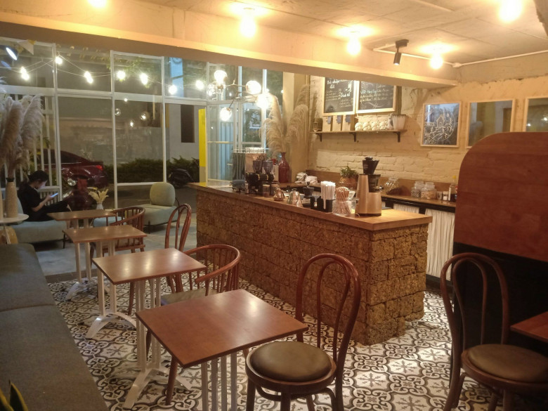 Mola Coffee Shop