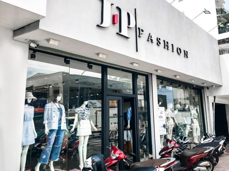 J - P Fashion
