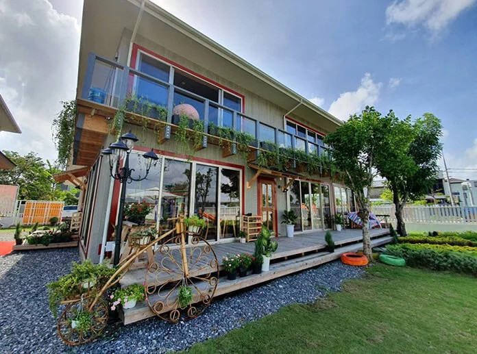 Selfwing V-Garden Café
