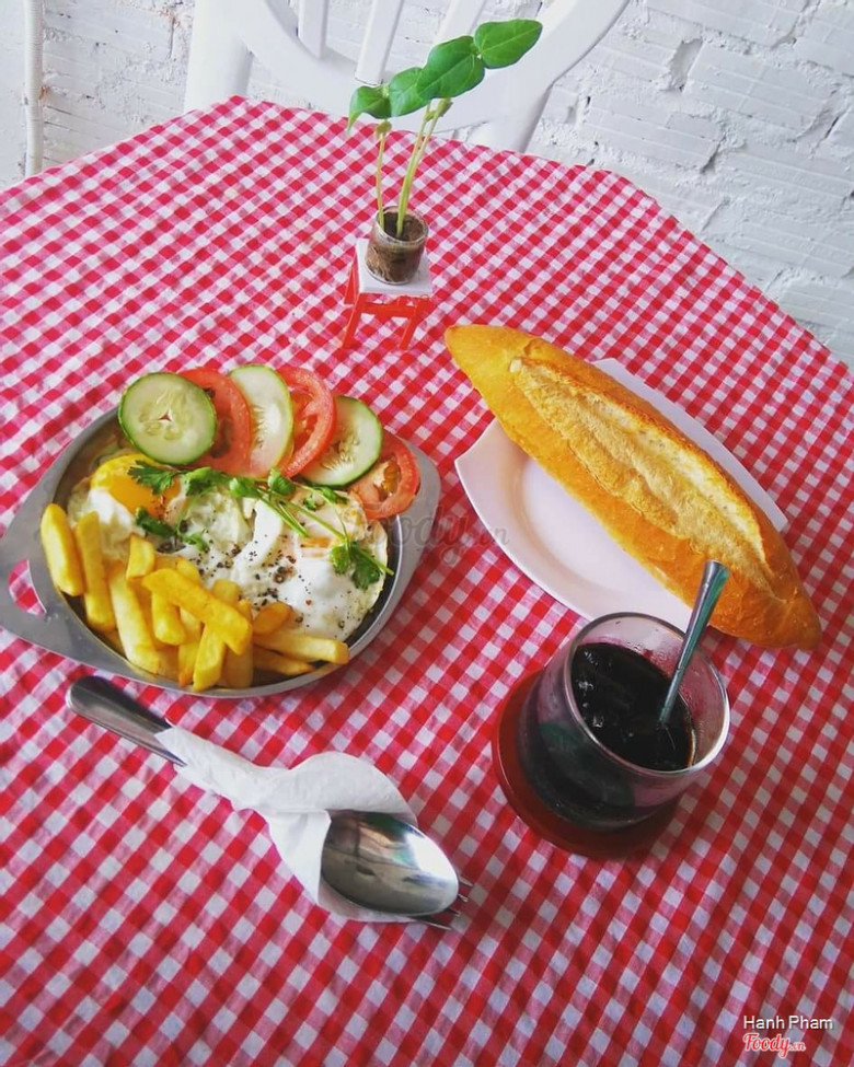 Tik Tak Cafe and Food