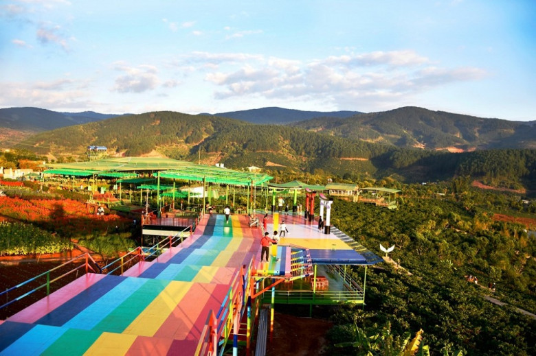 Mê Linh Coffee Garden