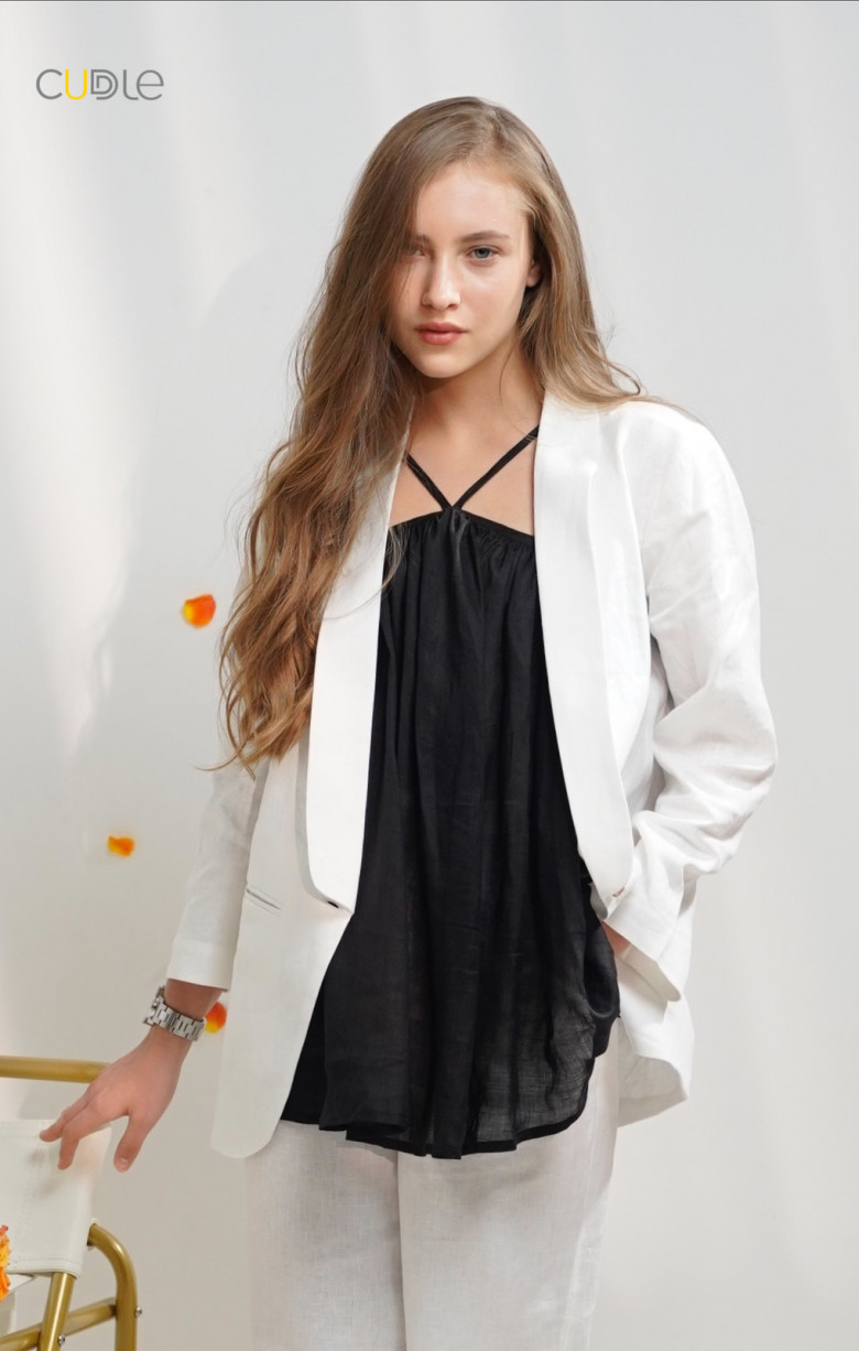 Low Lapel Linen Blazer