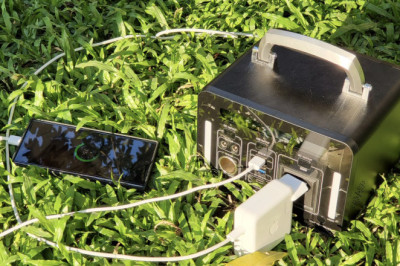 Nguồn điện di động thông minh Alena Energy trình làng F300 và P500